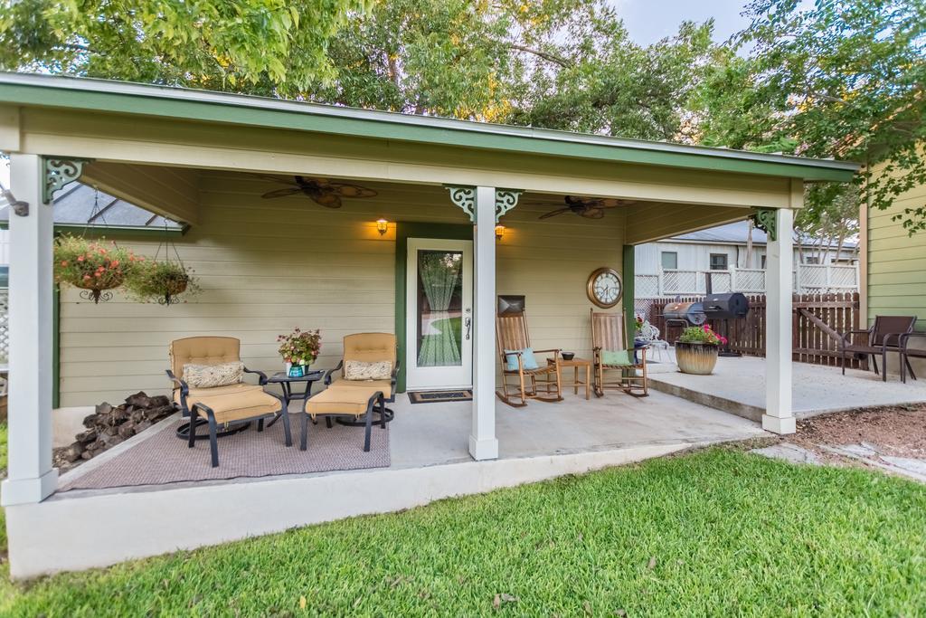 Agape Cottage Fredericksburg Exterior photo